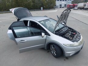 Predám Honda Civic 8g 1.8VTEC, 103kW - 10