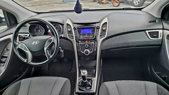 Hyundai i30 1.6 CRDi DOHC 16V Family - 10