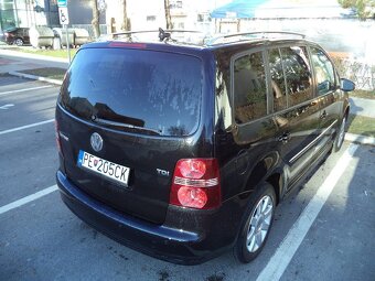 Volkswagen Touran 1.9 TDI Highline DSG automat 2009 - 10