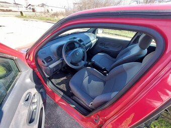 Renault Clio 1.5 DCI - 10