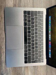 MacBook Air 13’ 256GB, Intel i5, model A1932 - 10