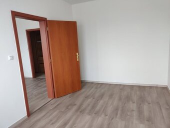 Na prenájom 2 izbový byt nezariadený 500,- Eur PK - 10