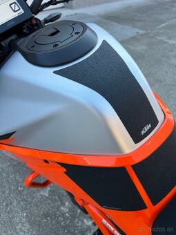 Predám KTM SUPERDUKE 1290 R Orange 2022 - 10