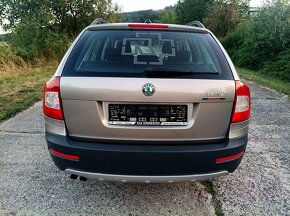 ŠKODA OCTAVIA SCOUT 2.0 TDI 4X4 XENON TOP NADHERNE - 10