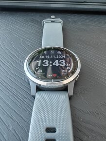 Rezervované - Garmin Vivoactive 4 Silver/Grey Band - 10