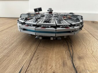 Lego Star Wars 75105 Millennium Falcon - 10