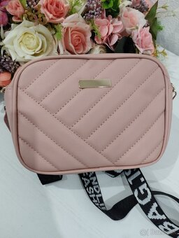 Nové crossbody a iné kabelky - 10