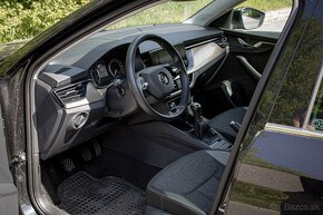 Škoda Scala CNG, v tovární záruce 2025 - 10