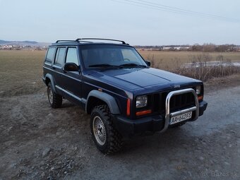 Jeep Cherokee - 10