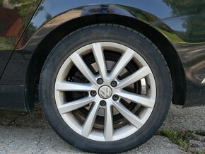 Volkswagen Passat B7 Variant 2.0TDI DSG - 10