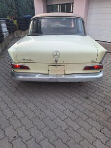 Mercedes-Benz W110 190 D Ds Flosse - 10