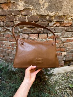 Kabelka Miu Miu Aventure Nappa Leather Bag Brown - 10