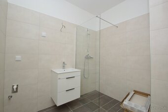 Predaj priestranný 3i byt s 7,15 m2 balkónom, Rajka - 10