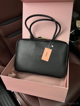 Kabelka Miu Miu Black Leather Beau Top-Handle Bag - 10