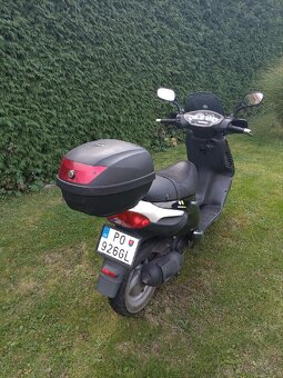 Skuter Piaggio 125 - 10