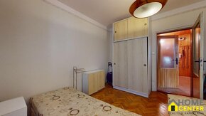 Na predaj : 4 izbový byt, Želiezovce, Centrum, 81m2 ,dohoda - 10