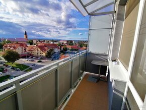 Mestská panoráma, ako na dlani. 3.izbový veľkometrážny byt. - 10