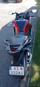 Honda VFR 1200f - 10