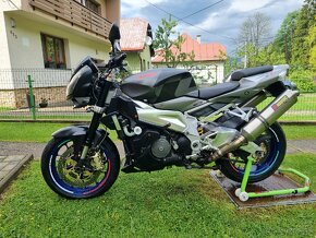 Aprilia RSV 1000 Tuono - 10