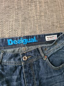 Panske jeansy GANT a Desigual - 10