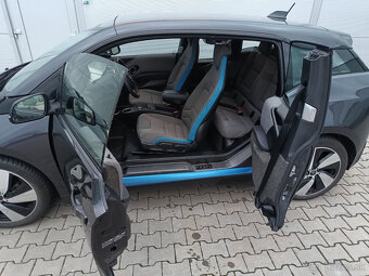 BMW i3 tepelné čerpadlo, velká naviagce, dotykové kliky - 10