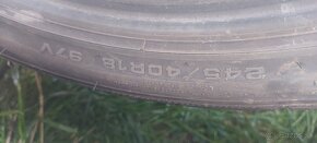 Predam zimne pneu 245/40 r18 - 10