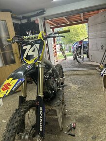 SUZUKI RMZ 250 - 10