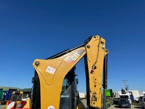 CATERPILLAR 2012 VIN 681 - 10