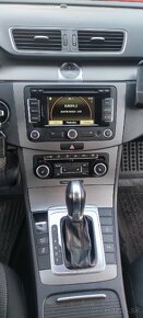 Volkswagen Passat B7 2.0 TDi combi - 10