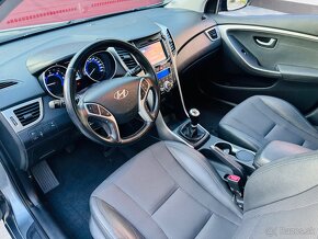 Hyundai i30 1.6Crdi max.vybav - 10