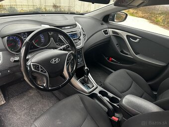 Hyundai Elantra - 10