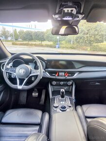 Alfa Romeo Stelvio - 10