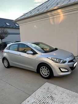 Hyundai i30 1.4i 2013 - 10