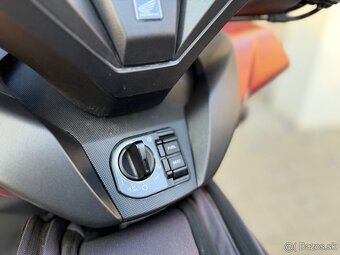 Honda Forza 125 Red 1.majitel Stav novej motorky - 10