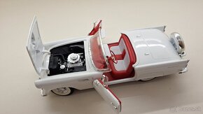 1:18 FORD THUNDERBIRD - 10