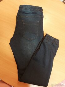 Pánske alebo chlapčenské riflové nohavice -nenosene - 10