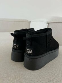 Ugg platform mini dámske čižmy čierne - 10