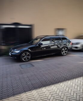 BMW 330D Touring E91 - Black, Navi Pro, Manual 6st. RWD - 10