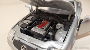 1:18 MERCEDES-BENZ SLK 230 - 10