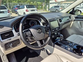 VW Touareg II 3,0 TDi 193 kW  8°automat  4x4 - 10