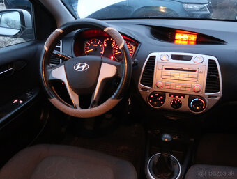 Hyundai i10 benzín 4-valec 2009, strieb.metalíza -TOP PONUKA - 10