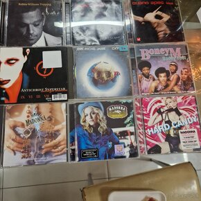 CD-čka...QUEEN,FAITLESS,MIKE+THE MECHANICS,GEORGE MICHAEL... - 10