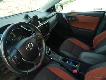 Toyota Auris 1.8 hybrid cvt - 10