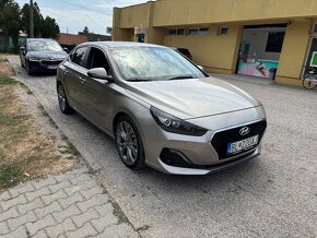 Hyundai i30 fastback - 10