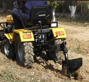 Minitraktor ProGARDEN Campo T18 4x4,18HP benzín - 10