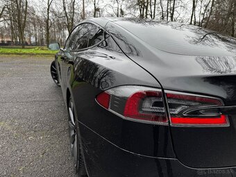 Predam Tesla S 100D - 10