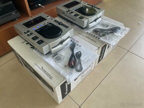 Pioneer DJM, CDJ - 10