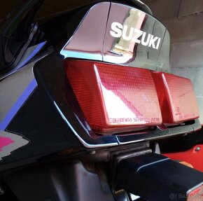 Suzuki GSX-R 1100 - 10