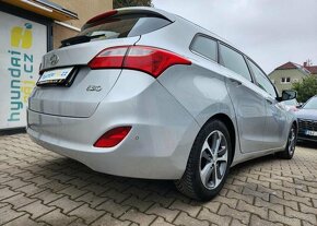 Hyundai i30 1.6-spotř.5l/100km-TOP STAV - 10