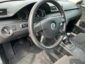 Volkswagen Passat 1.6 FSi - 10